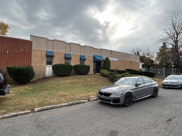More Photos Of 546 Penn St, Yeadon Warehouse For Sale
