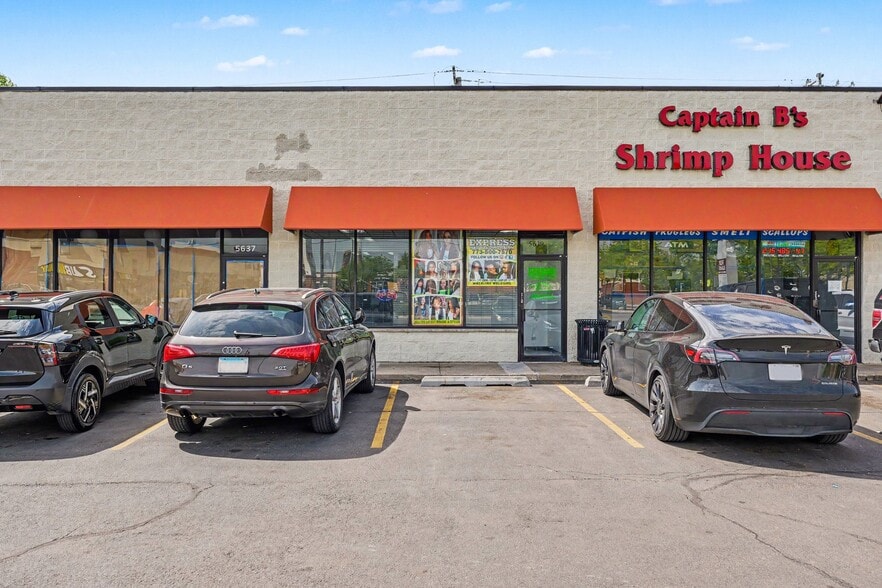 More Photos Of 5633-5647 W Roosevelt Rd, Cicero Freestanding For Sale