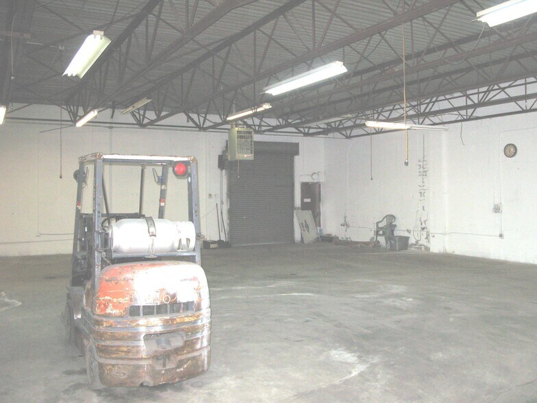 More Photos Of 231-265 Asylum St, Bridgeport Warehouse For Lease