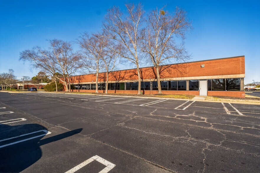 More Photos Of 2510 Walmer Ave, Norfolk Office For Sale