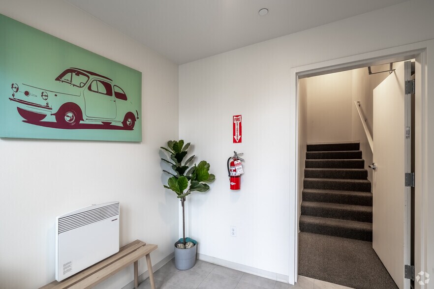 More Photos Of 3402 15th Ave W, Seattle Apartments For Sale