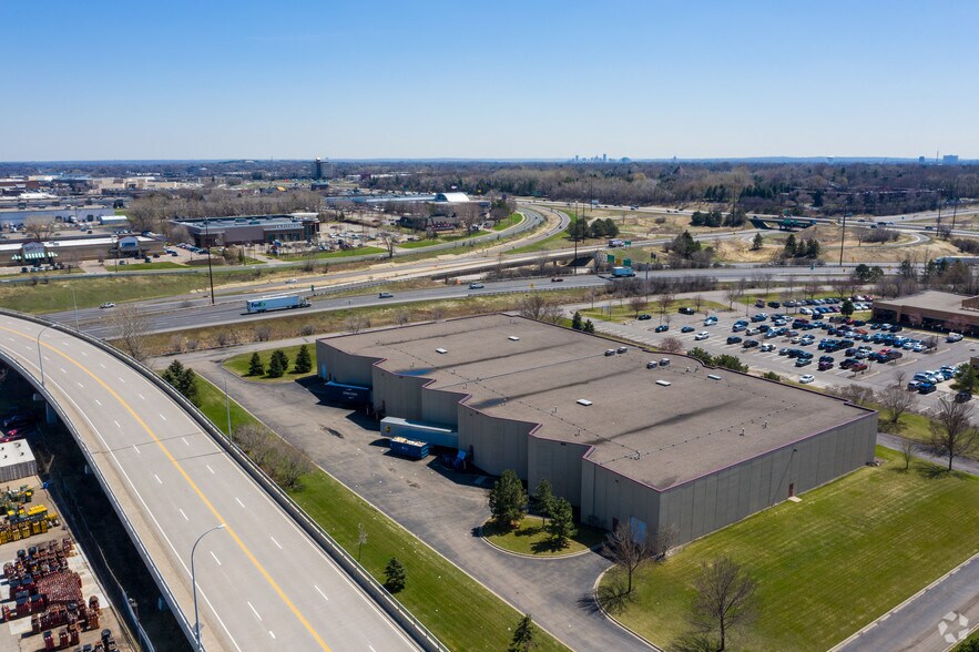 More Photos Of 2421 Rosegate, Roseville Distribution For Lease