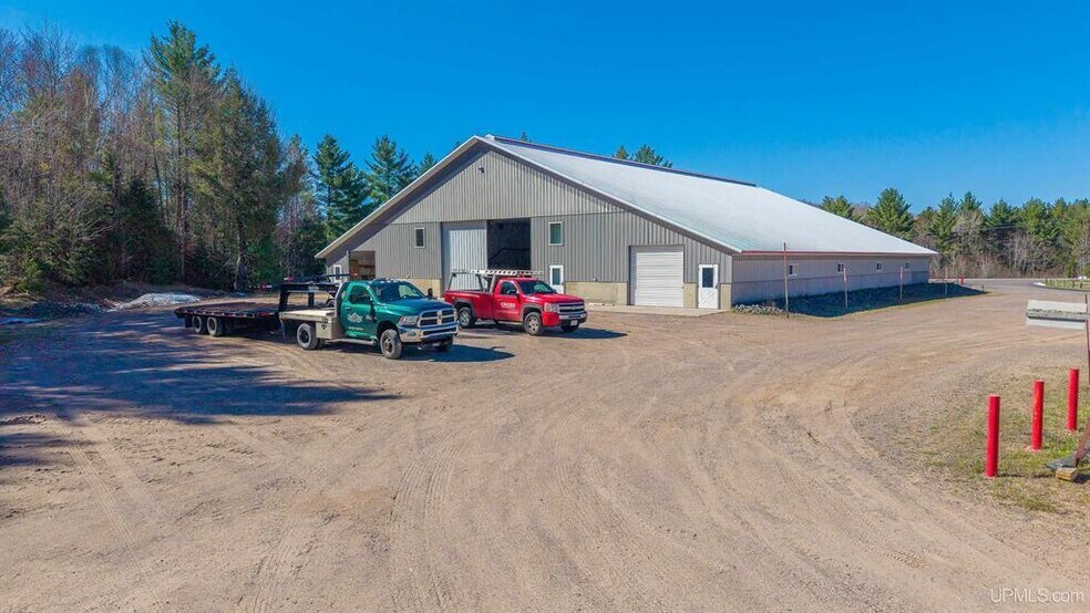 More Photos Of 9465 US Highway 41 S, Skandia Flex For Sale