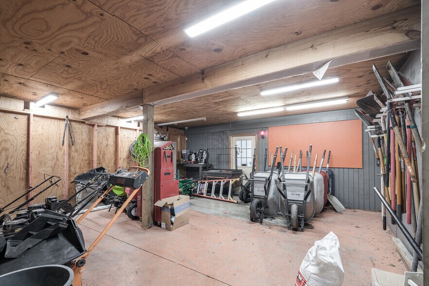 More Photos Of 12586 US-59, Splendora Warehouse For Sale