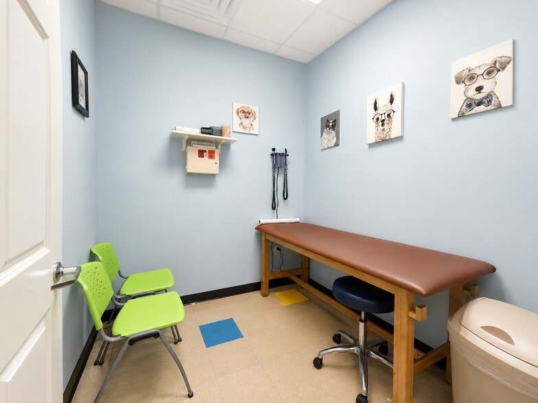 More Photos Of 8250 W Judge Perez Dr, Chalmette Medical For Sale