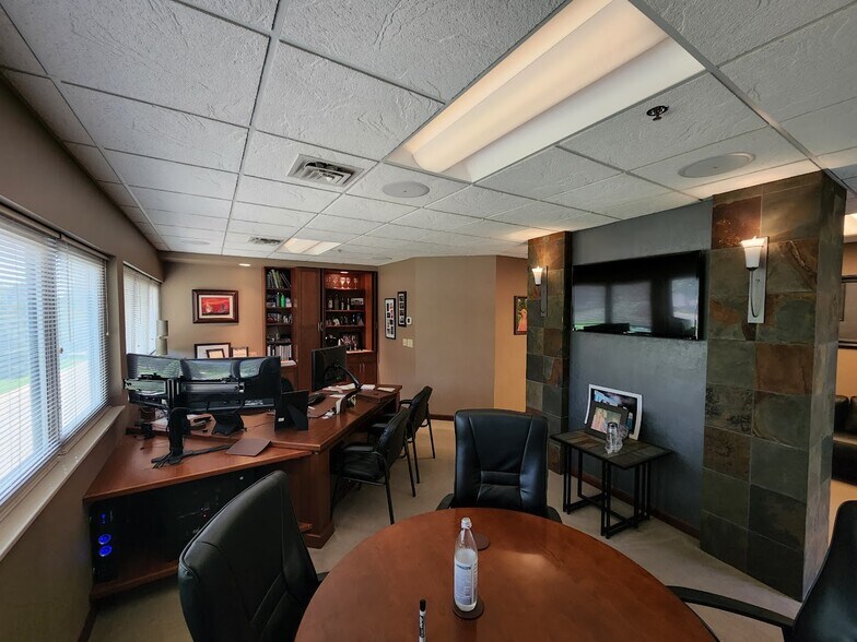 More Photos Of 1345 Corporate Center Curve Dr, Eagan Office For Lease