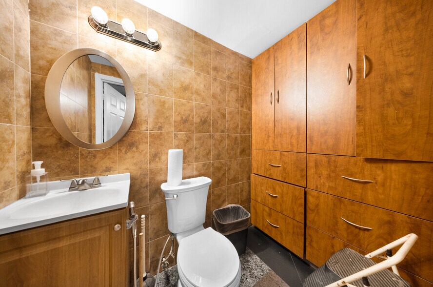 More Photos Of 2155-2255 W 10th Ct, Hialeah Warehouse For Sale