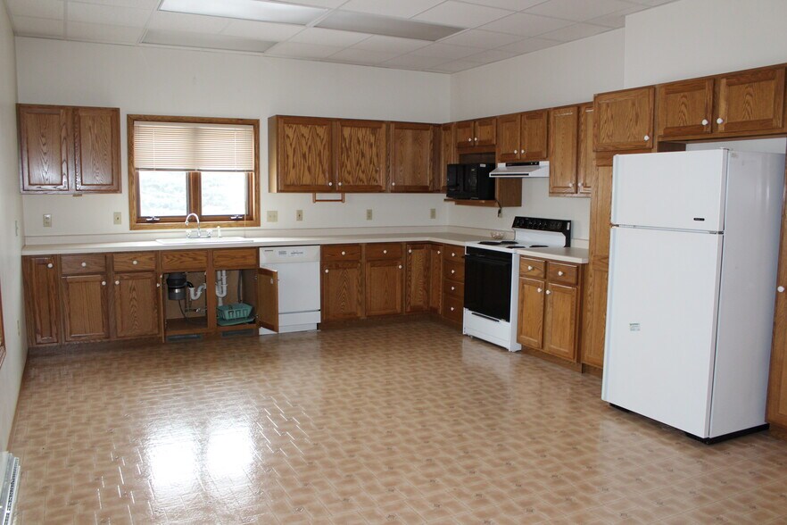 More Photos Of N4386 State Road 49, Poy Sippi Bank For Sale