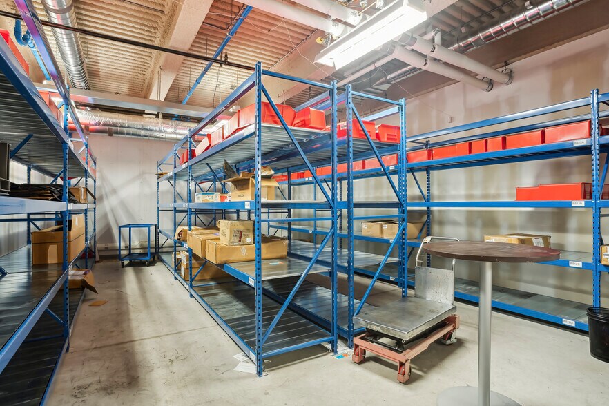 More Photos Of 999 Collip Cir, London Schools For Lease