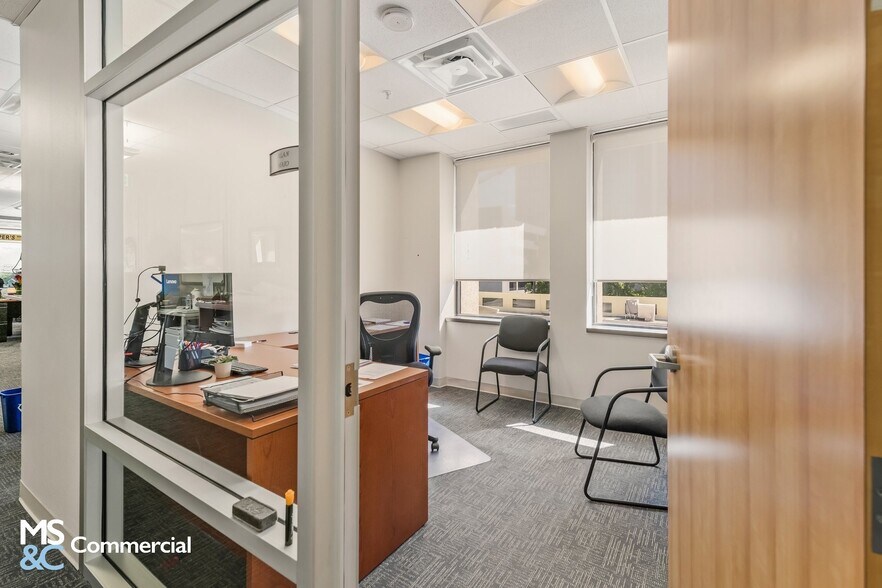 More Photos Of 1777 Main St, Sarasota Office For Sale