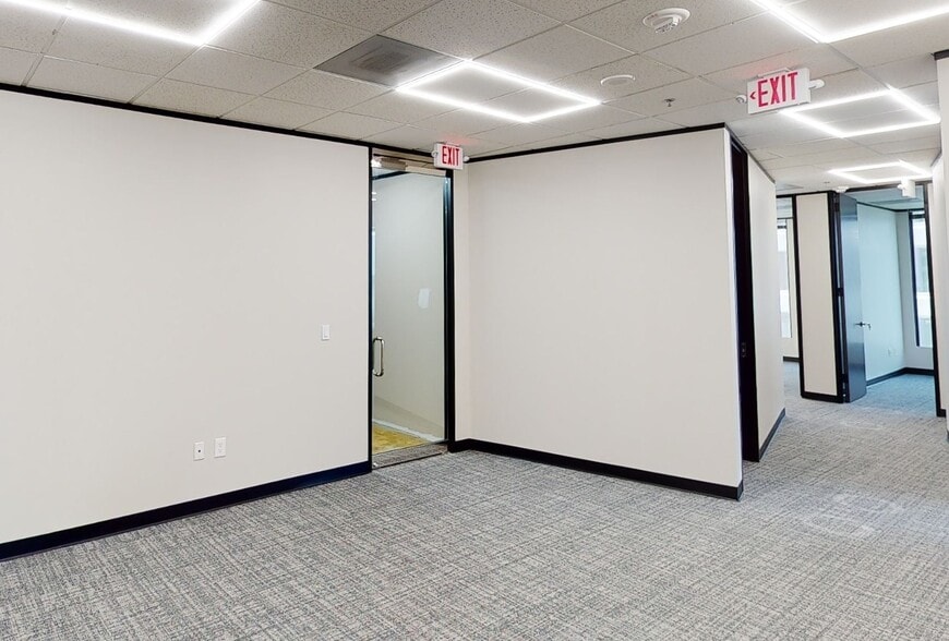 Primary Photo Of 2100 West Loop South, Houston Office For Lease