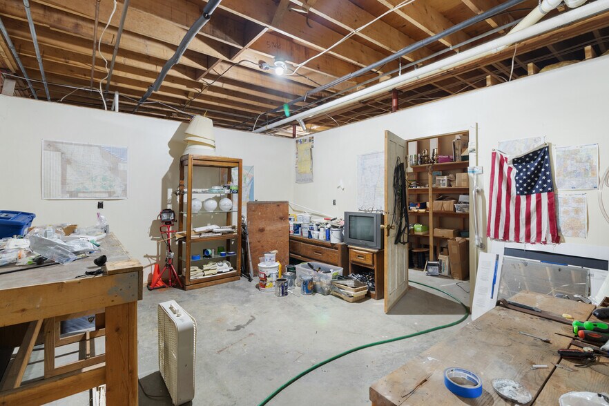 More Photos Of 4712 220th Trl, Amana Hotel For Sale