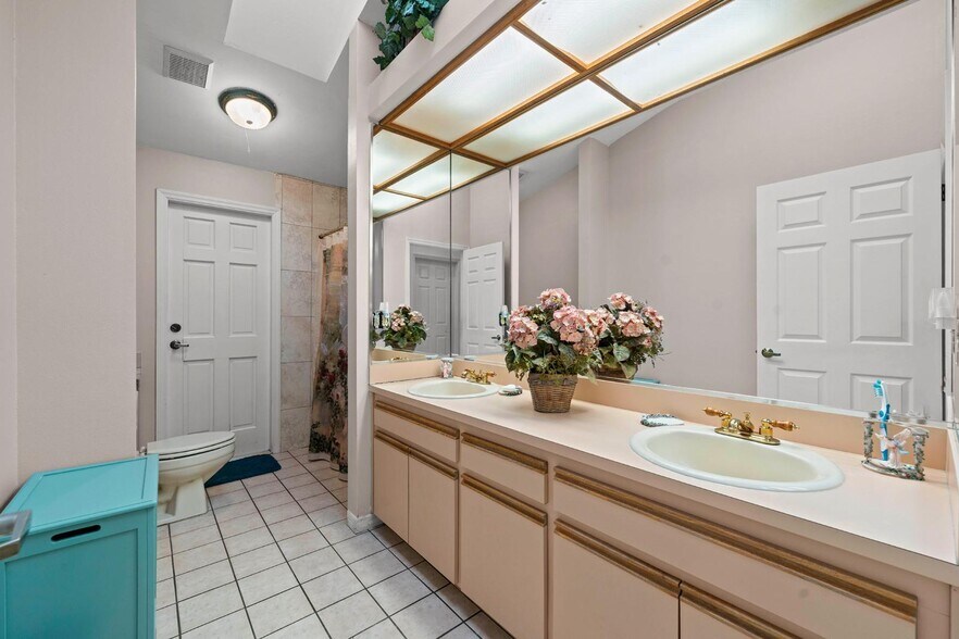 More Photos Of 2501 E Diana St, Tampa Office Residential For Sale