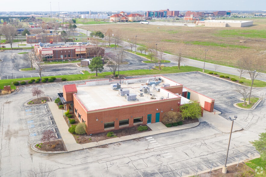 More Photos Of 14860 S Harrison St, Olathe Restaurant For Lease