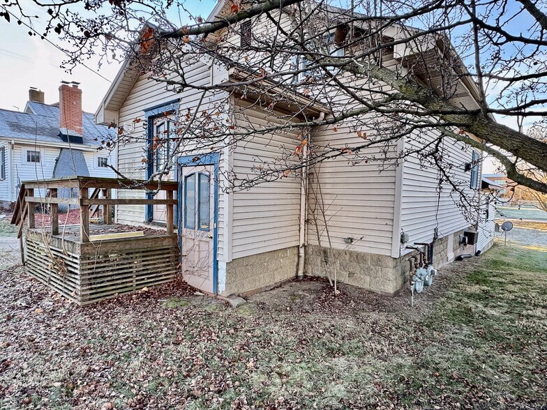 More Photos Of 422 W Maple St, Hartville Multifamily For Sale