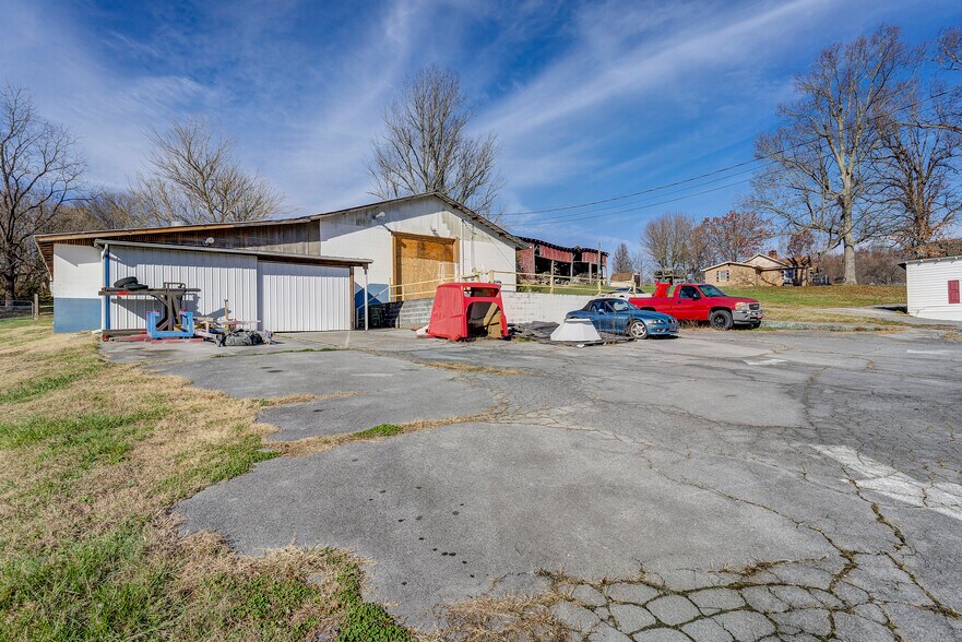 More Photos Of 127 Cherry St, Johnson City Industrial For Sale