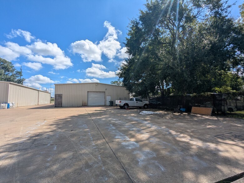 More Photos Of 5805 Old Dowlen Rd, Beaumont Warehouse For Lease