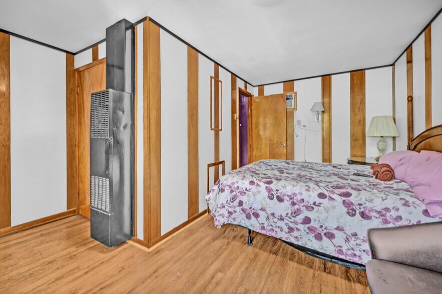 More Photos Of 44077 Oberlin Elyria Rd, Oberlin Hotel For Sale
