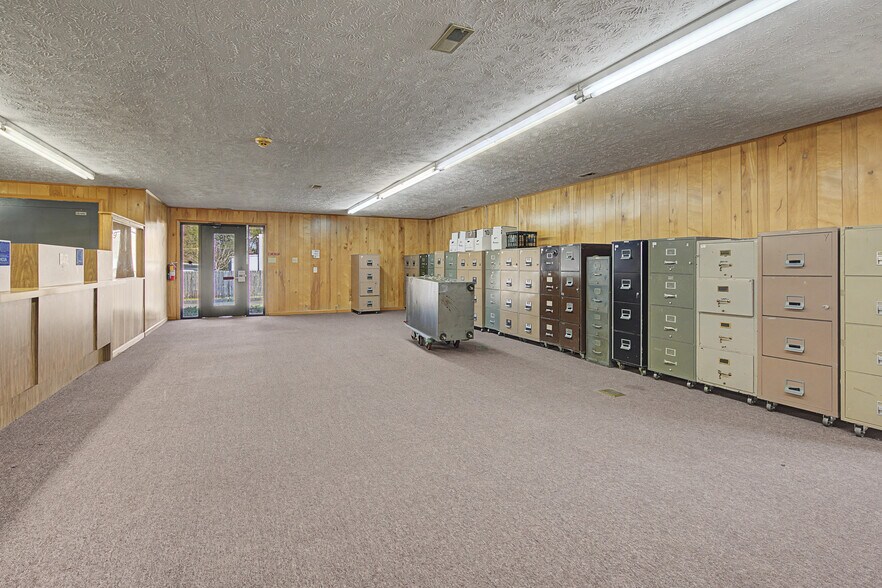 More Photos Of 219 N Main St, Spring Lake Bank For Sale