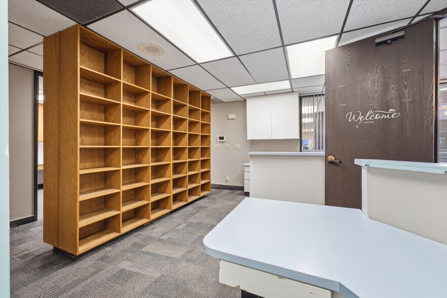 More Photos Of 1669 W Avenue J, Lancaster Medical For Lease