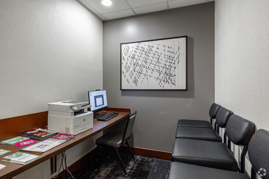More Photos Of 1851 McConnor Pky, Schaumburg Hotel For Sale