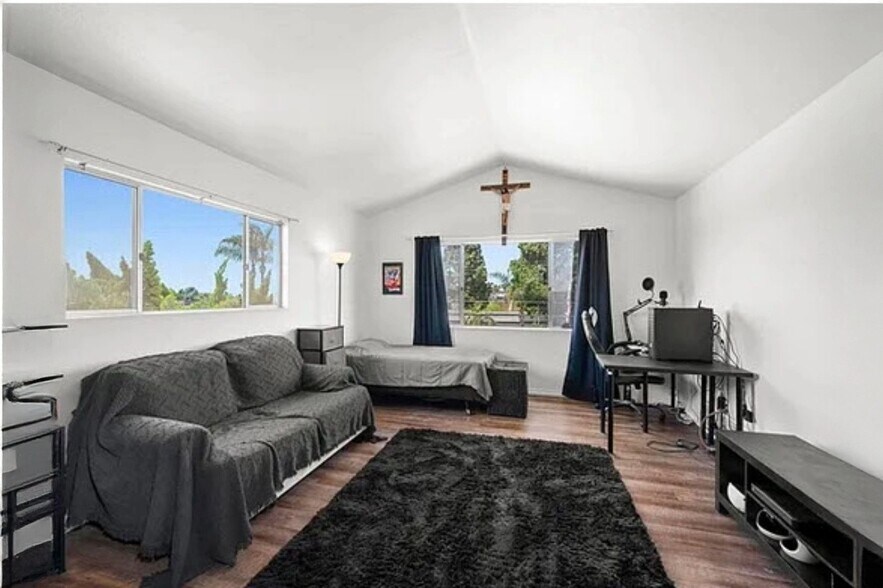 More Photos Of 2245 S Lanoitan Ave, National City Apartments For Sale