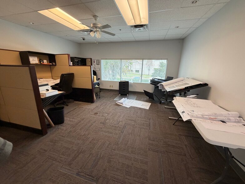 More Photos Of 6457 Hazeltine National Dr, Orlando Warehouse For Sale