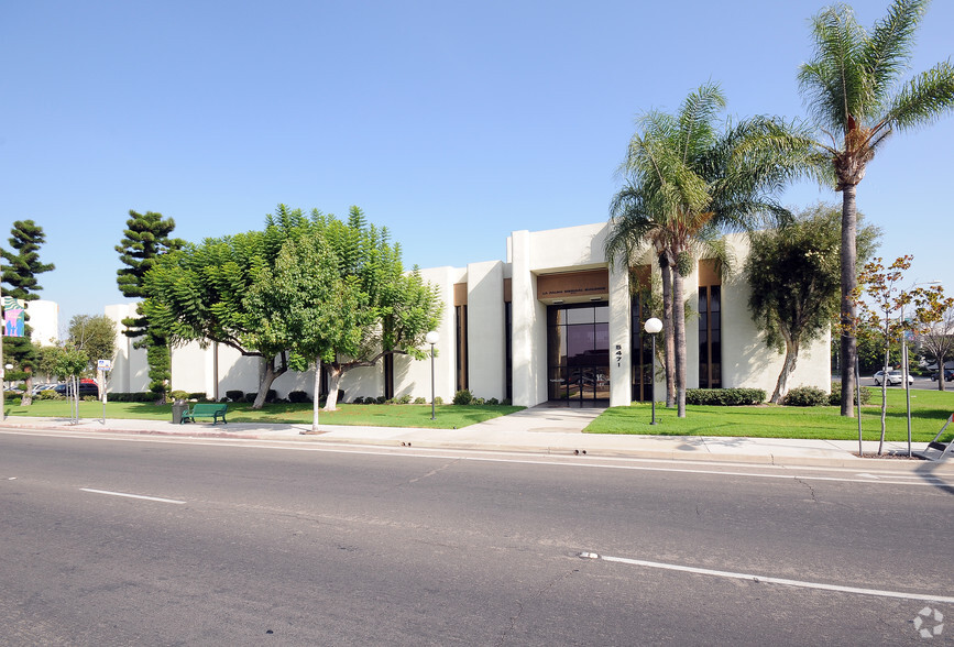 Primary Photo Of 5471 La Palma Ave, La Palma Medical For Lease