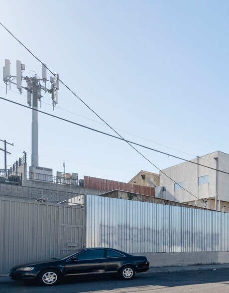More Photos Of 3242 Fowler St, Los Angeles Warehouse For Lease