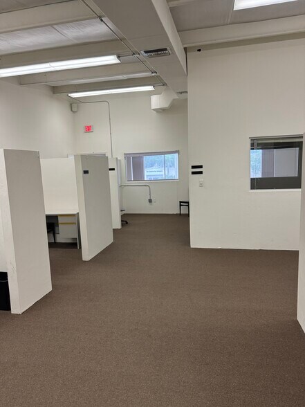 More Photos Of 2051 Trade Center Way, Naples Flex For Sale