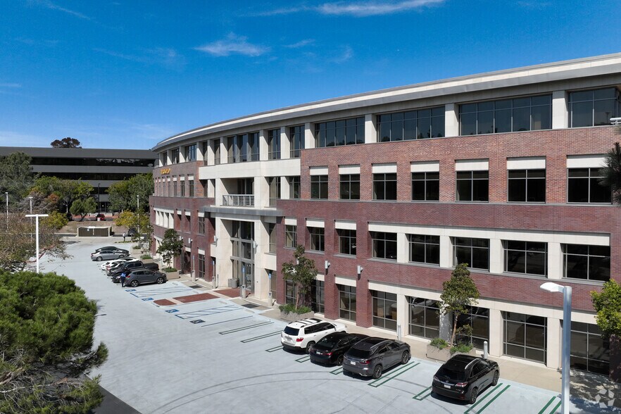 More Photos Of 12544 High Bluff Dr, San Diego Coworking Space