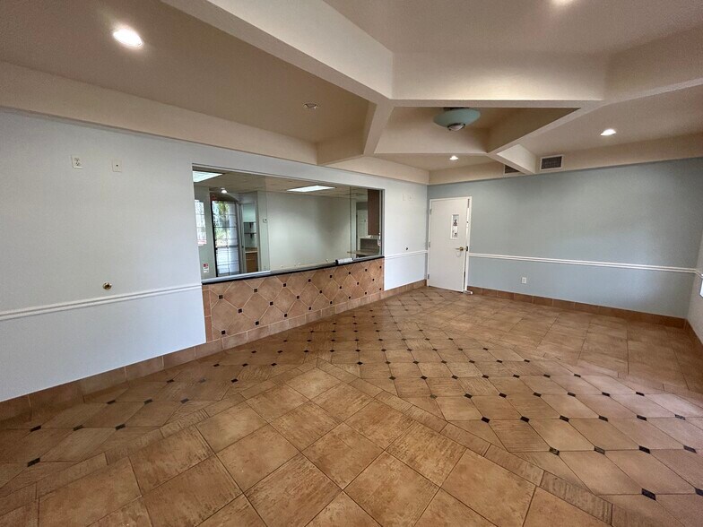 More Photos Of 37914 Daughtery Rd, Zephyrhills Medical For Sale