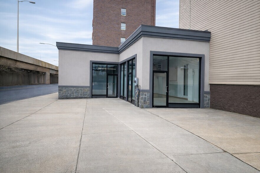 More Photos Of 63 Adelphi St, Brooklyn General Retail For Sale