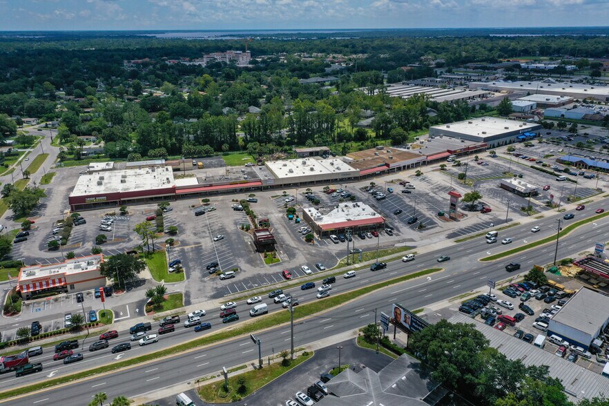 More Photos Of 291-311 Blanding Blvd, Orange Park General Retail For Lease