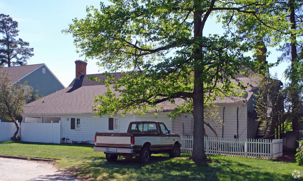 More Photos Of 1220 Sycamore Sq, Midlothian Unknown For Lease