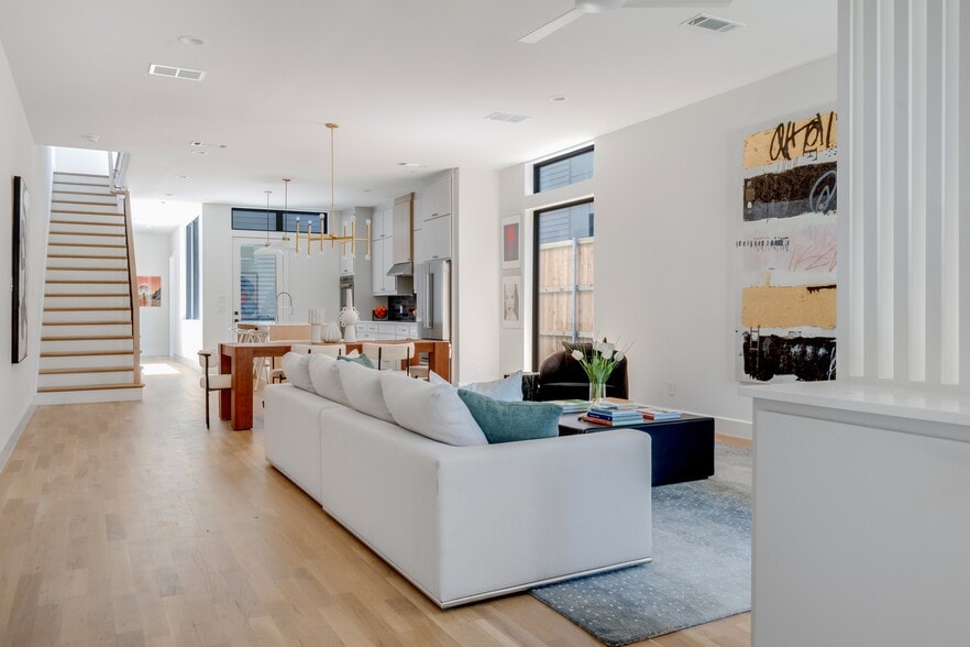 More Photos Of 2322 Kirby St, Dallas Apartments For Sale