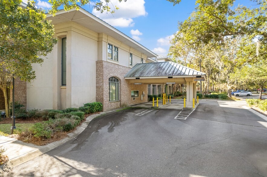 More Photos Of 2 Westbury Park Way, Bluffton Office For Sale