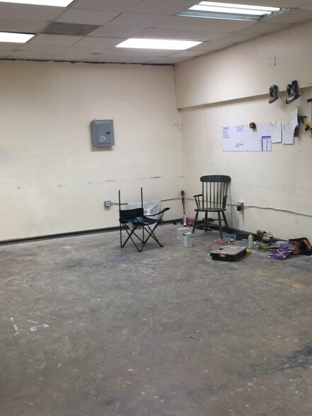 More Photos Of 8418 Broadway St, San Antonio Service For Lease