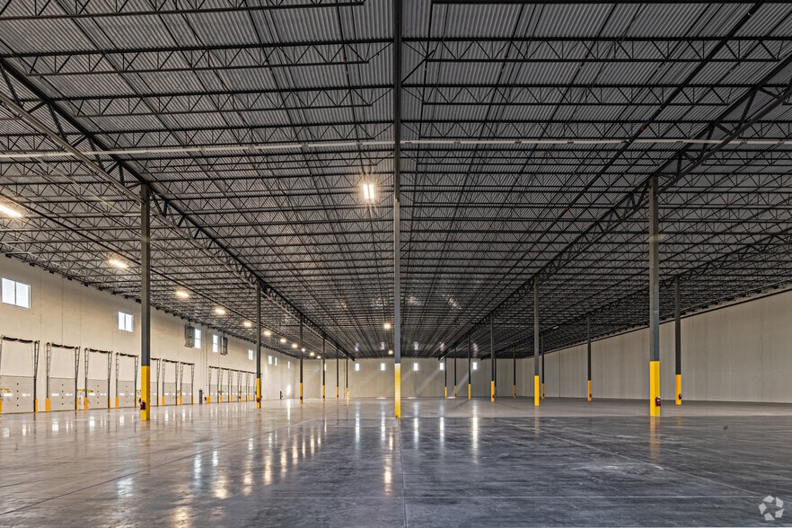 More Photos Of 333 Washington Ave, Carlstadt Distribution For Lease