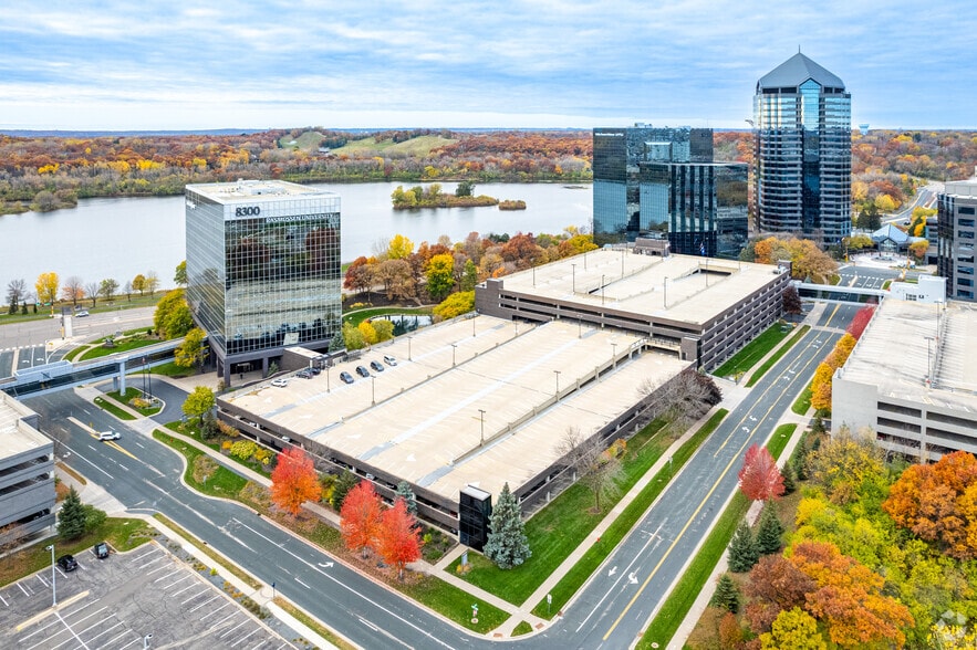 More Photos Of 8400 Normandale Lake Blvd, Bloomington Coworking Space