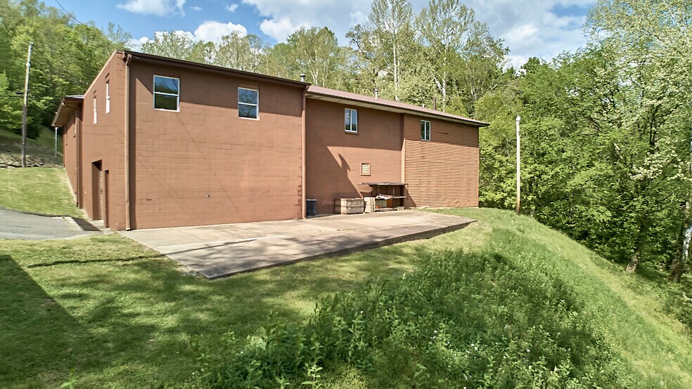 More Photos Of 6328 Elk River Rd, Clendenin Auto Repair For Sale