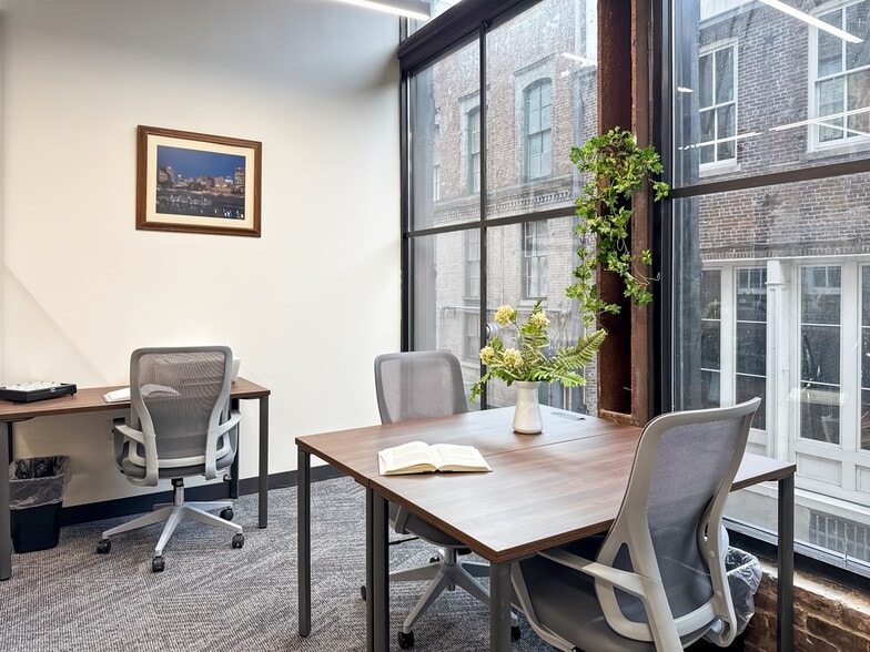 More Photos Of 107-109 S Main St, Memphis Coworking Space