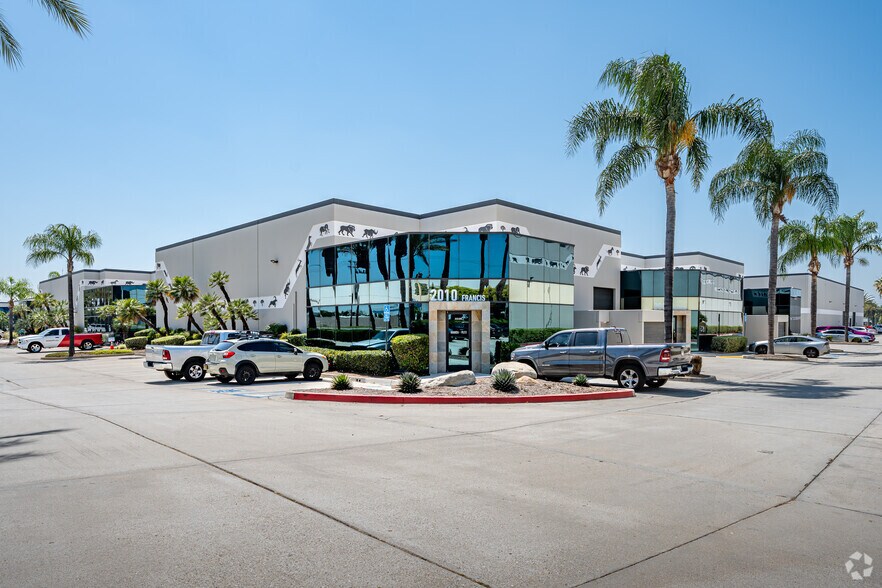 Primary Photo Of 2037-2077 S Vineyard Ave, Ontario Unknown For Lease