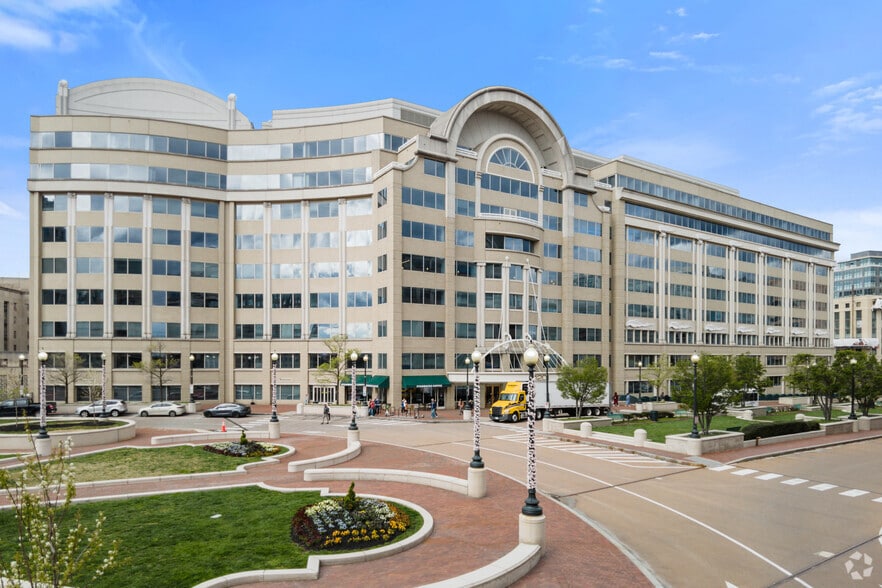 More Photos Of 1201 Maryland Ave SW, Washington Office For Lease