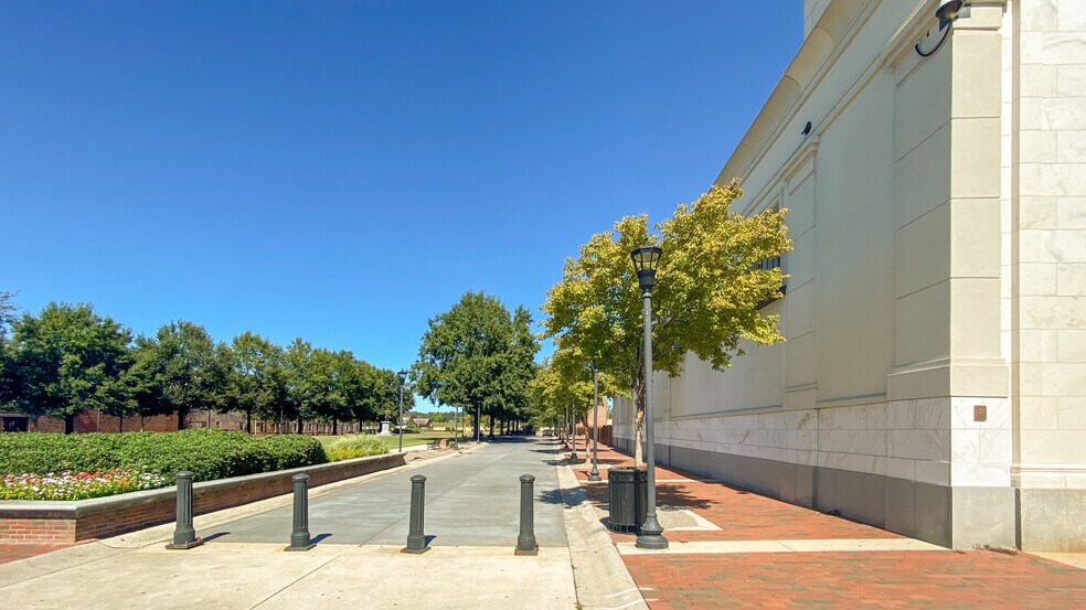 More Photos Of 823 Broad St, Augusta Office For Lease