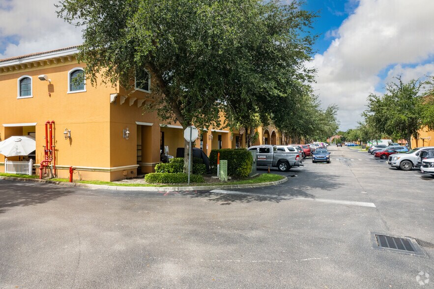 More Photos Of 1201 Piper Blvd, Naples Storefront Retail Office For Lease