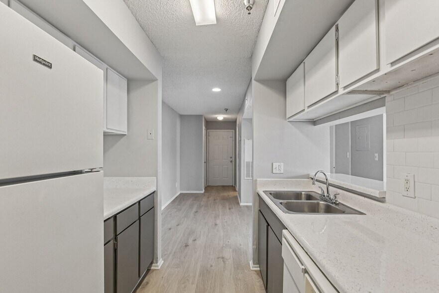 More Photos Of 4610 N Armenia Ave, Tampa Apartments For Sale