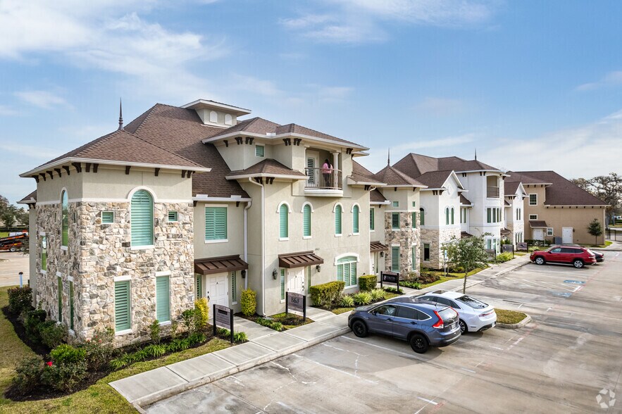 More Photos Of Greatwood Parkway, Sugar Land Office For Sale