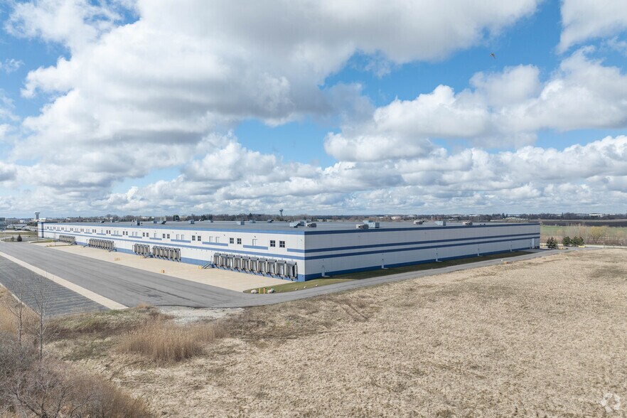 More Photos Of 901 Renaissance Blvd, Sturtevant Distribution For Sale
