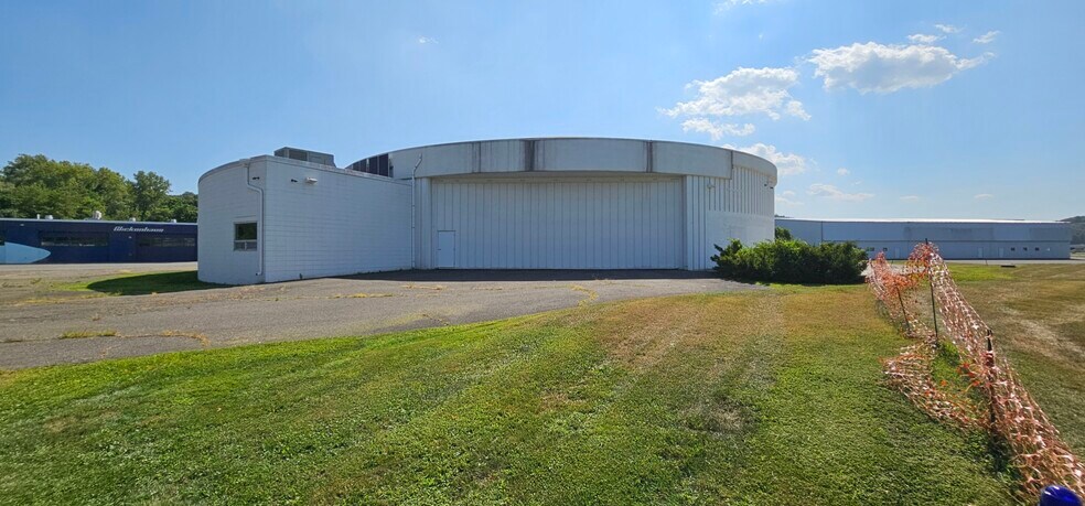 Primary Photo Of 45B Miry Brook Rd, Danbury Manufacturing For Sale